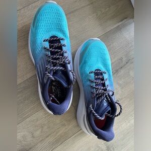 Saucony Endorphin Shift 3 Women’s Running Shoes. Size 7. Brand New.